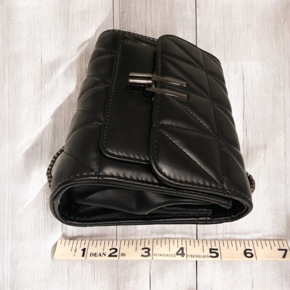 Elegant Black Faux Leather Shoulder Bag With Chain Strap - Picture 6 of 7